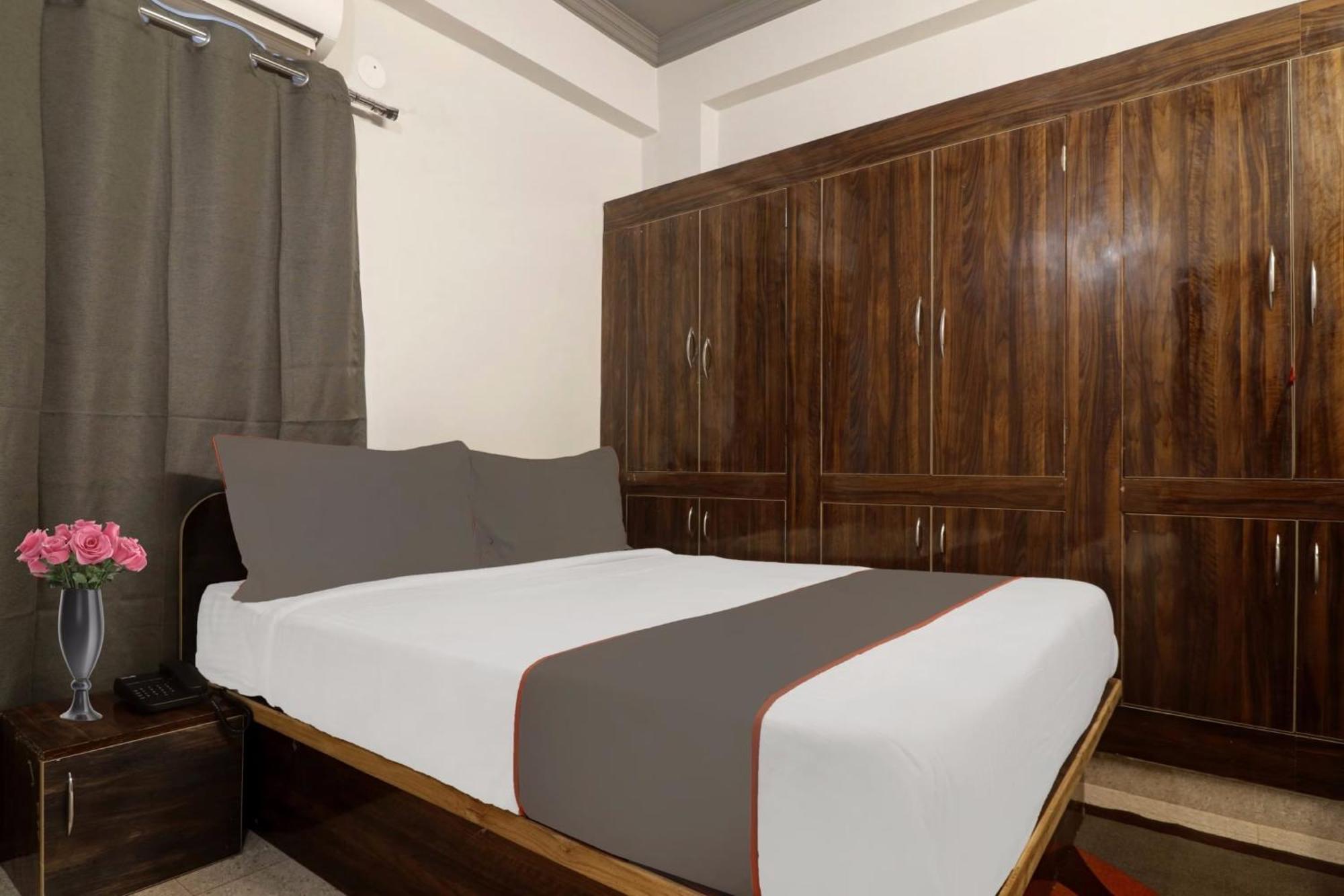 Super Townhouse Rcc Blizz Hotel Kondapur  Ngoại thất bức ảnh