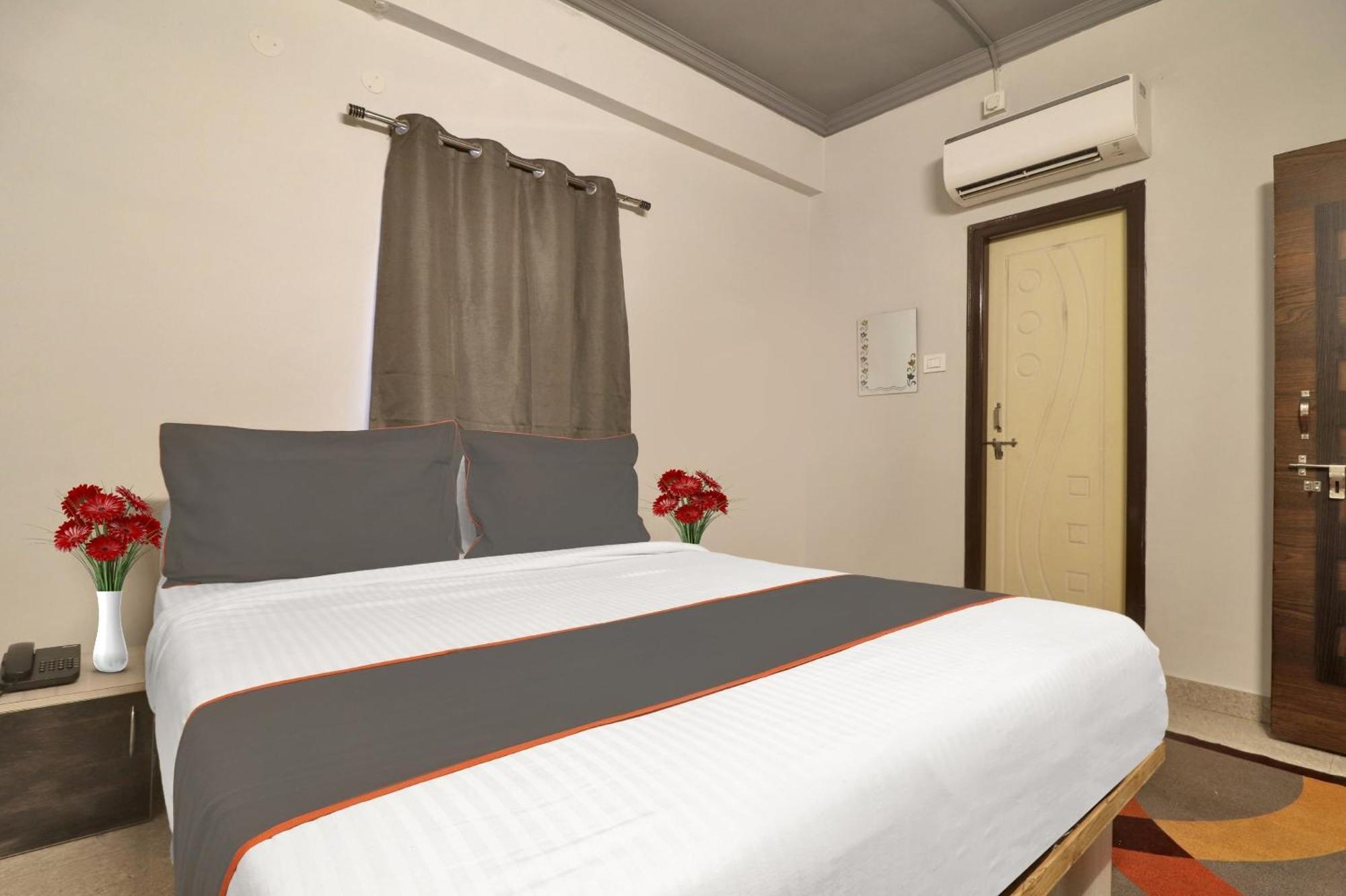 Super Townhouse Rcc Blizz Hotel Kondapur  Ngoại thất bức ảnh